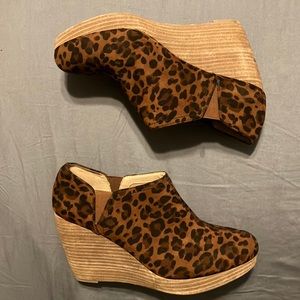 Dr. Scholls leopard print wedges. Worn once. Excellent condition, & super comfy.